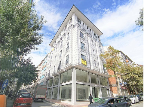 New Build Apartment in Corner Building in Istanbul Fatih - السكن