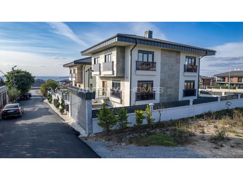 New-Build Villa with Luxury Features in Istanbul Beylikduzu - Logement