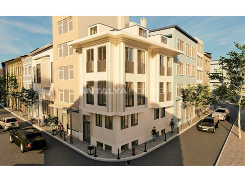 New Furnished Building with 4 Floors in Istanbul Fatih - Bostäder