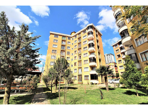 Sea View Apartment Close to Metro Station in Istanbul Kartal - Tempat tinggal
