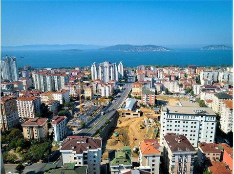 Sea View Flats in a Luxurious Complex in Kartal Istanbul - Locuinţe