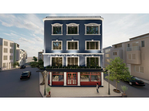 Whole Building with Cafe and 3 Floors of Apartments in… - Woonruimte