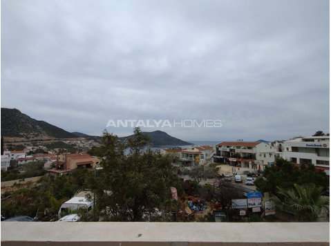 2-Bedroom Penthouse Apartment with Sea Views in Kas Kalkan - Asuminen