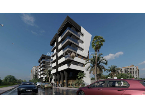 2-Bedroom Real Estate Near the Tram Station in Kepez Antalya - Смештај