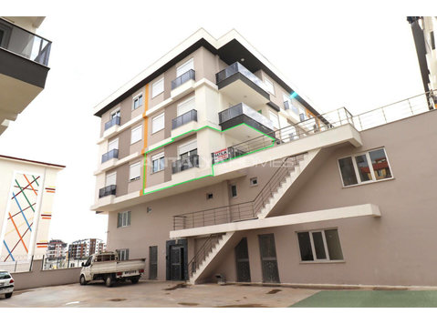 Affordable Flat in Antalya Kepez in a Complex with Parking… - Smještaj