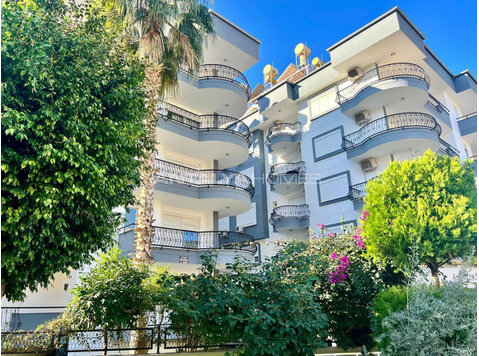 Apartment in Begonvil Complex with Pool in Alanya Oba - Residência