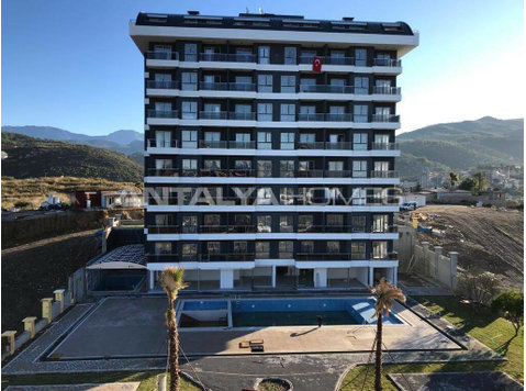 Apartment in Complex Close to Airport in Alanya Demirtas - 숙소