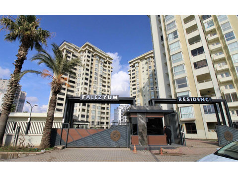Apartment in a Richly Featured Complex in Altintas Antalya - Смештај