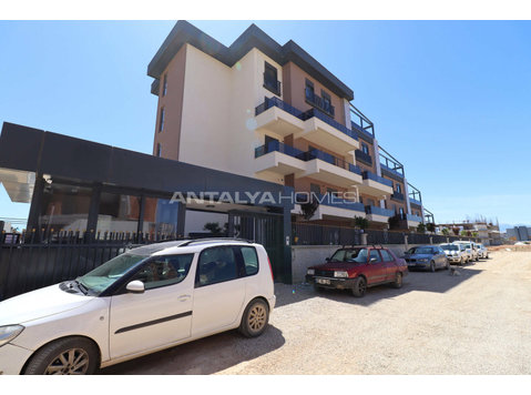 Apartments in a Complex with Swimming Pool in Aksu Altintas - Housing