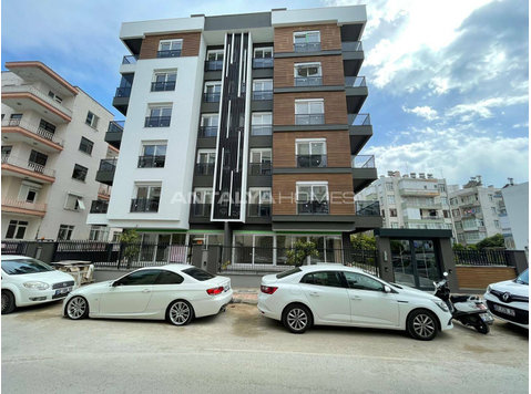 Brand New Chic Flats in the Antalya City Center - Смештај