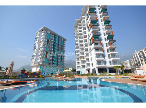 Brand New Flats within a Secure Complex in Alanya Mahmutlar - Residência