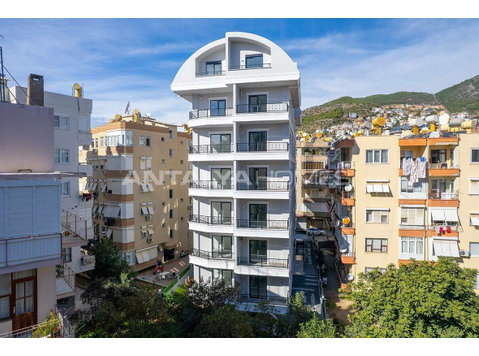 Centrally Located Luxury Apartments in Alanya Near the Sea - Asuminen