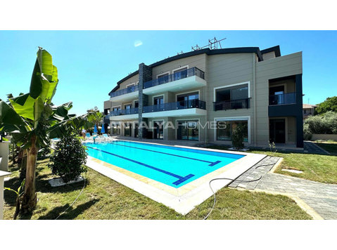 Chic Apartments in a Complex with Pool Close to Beach in… - Смештај