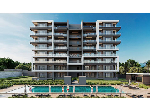 Chic Apartments in the LEED-Certified Viva Defne Project in… - Residência