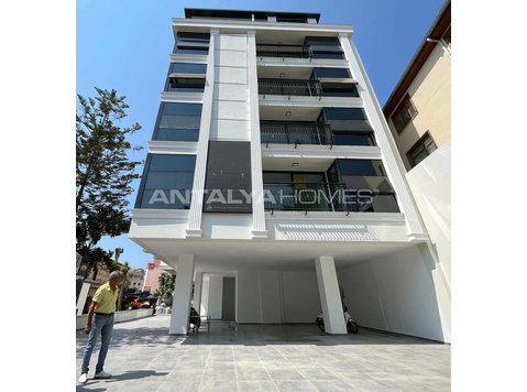 Commercial Real Estate in Central Location in Alanya - Ακίνητα