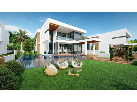 Detached Villas with Pool Close to the Sea in Alanya Yesiloz - Immobilien