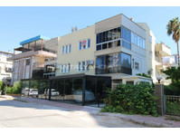 Flat with Large Terrace Close to the Sea in Antalya Guzeloba - Vivienda