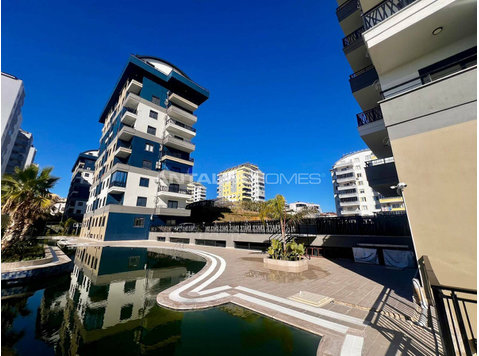 Flats in Ultra Luxurious Complex with Facilities in Alanya - Asuminen