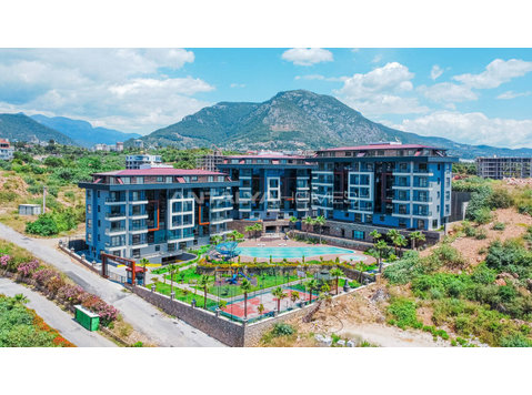 Flats in a Secure Complex with Swimming Pools in Kestel… - Смештај