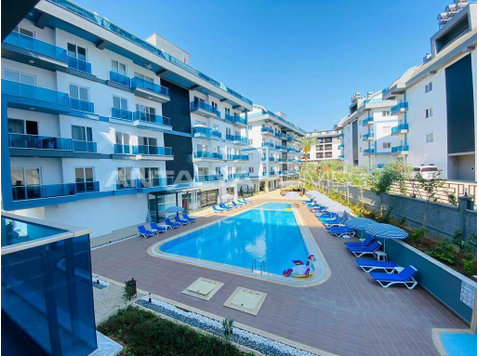Furnished Flat in Central Location in Alanya Oba - Housing