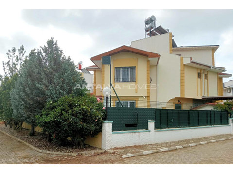 Furnished Semi-Detached House in Antalya Kadriye - السكن