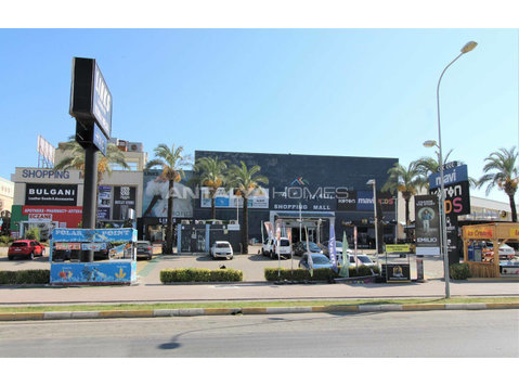 High Rental Yield Commercial Property in Antalya Kundu - Сместување