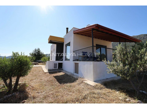Holiday House with Garden in Antalya Korkuteli - Residência