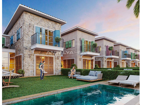 Houses with Pools and Spacious Terraces in Antalya… - Housing