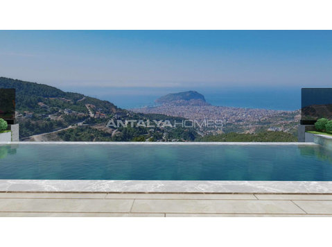Houses with Private Pools and Gardens in Alanya - Housing