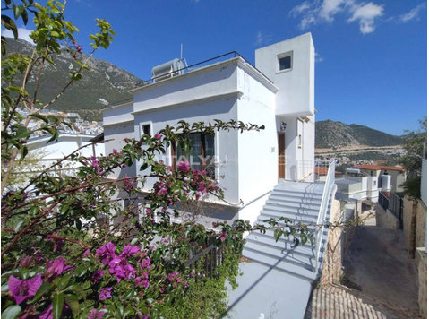 Investment Apartment with Sea Views in Kalkan Antalya - דיור