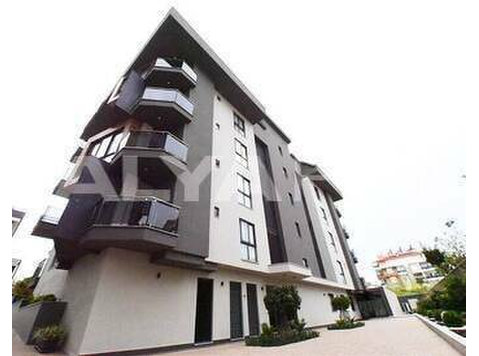 Luxurious Real Estate with Rich Features in Alanya Oba - Housing