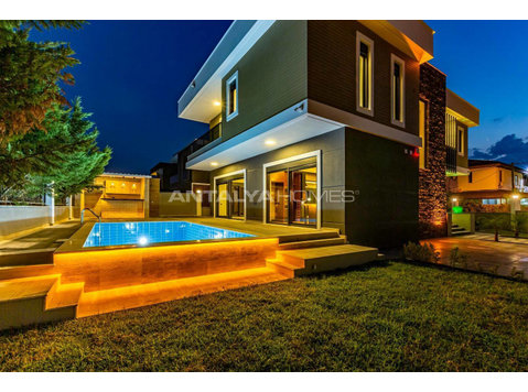 Luxurious Villa with Forest Views in Antalya Dosemealti - السكن