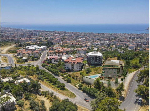 Luxury Real Estate with Swimming Pool in Alanya Center - Bolig