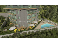 Luxury Real Estate with Swimming Pool in Alanya Center - Immobilien