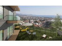 Luxury Real Estate with Swimming Pool in Alanya Center - Housing