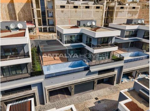 Luxury Villas with Private Garden and Sea Views in Alanya - Housing