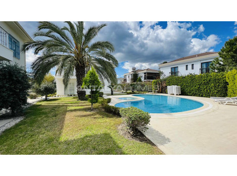 Mountain-View Flat in a Complex with Pool in Antalya Kemer - Housing