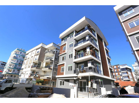 New and Stylish 2+1 Flats with Natural Gas in Antalya - Immobilien
