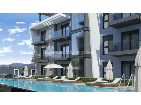 Pool View Apartments in a Luxury Project in Antalya Aksu - السكن