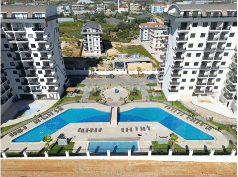 Properties in Complex with Shuttle Service to Sea in Alanya - Housing