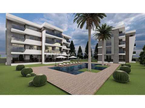 Properties in a Project with a Pool in Altintas Antalya - Woonruimte