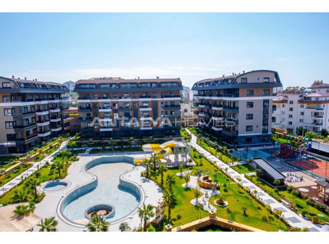 Properties with Rich Complex Features in Alanya Oba - 숙소