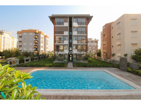 Real Estate in a Complex with Indoor Parking Lot in Lara,… - דיור