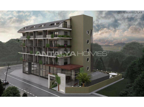 Real Estate with Rich Communal Amenities in Alanya Mahmutlar - Nhà