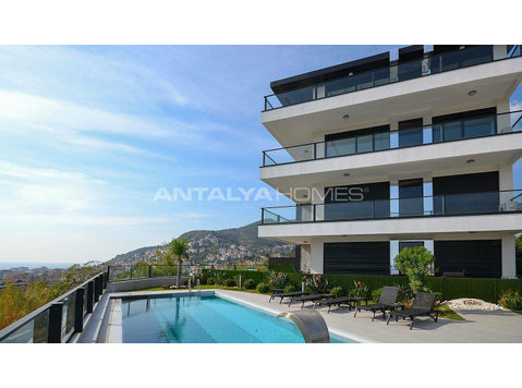 Sea and Nature View Duplex Apartments in Alanya Center - Bolig