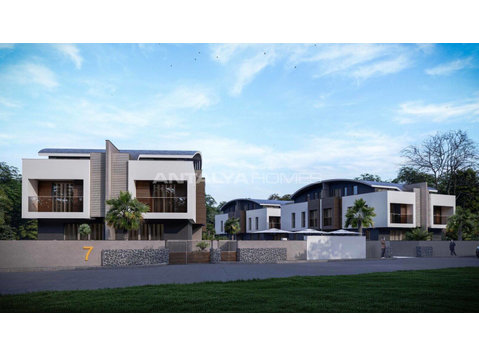Semi-Detached Villas with Lift in Antalya Dosemealti - Housing