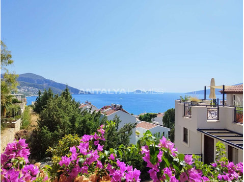 Spacious Villa with Impressive Sea View in Kalkan Antalya - Housing