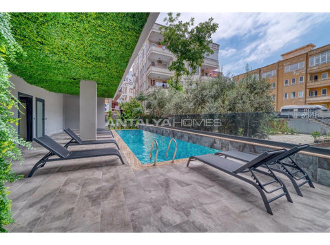 Stylish Flats Close to Beach in Alanya Center - Housing