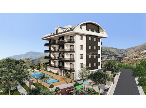 Stylish New-Build Real Estate in a Complex in Alanya Oba - Bostäder