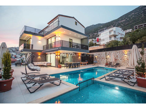 Stylish Villa with Uninterrupted Sea View in Kalkan - Housing